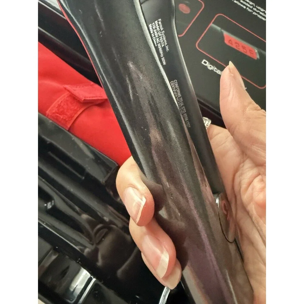 CHI G2 - 2ND GENERATION CERAMIC & TITANIUM FLAT IRON 425°F Authentic NEW